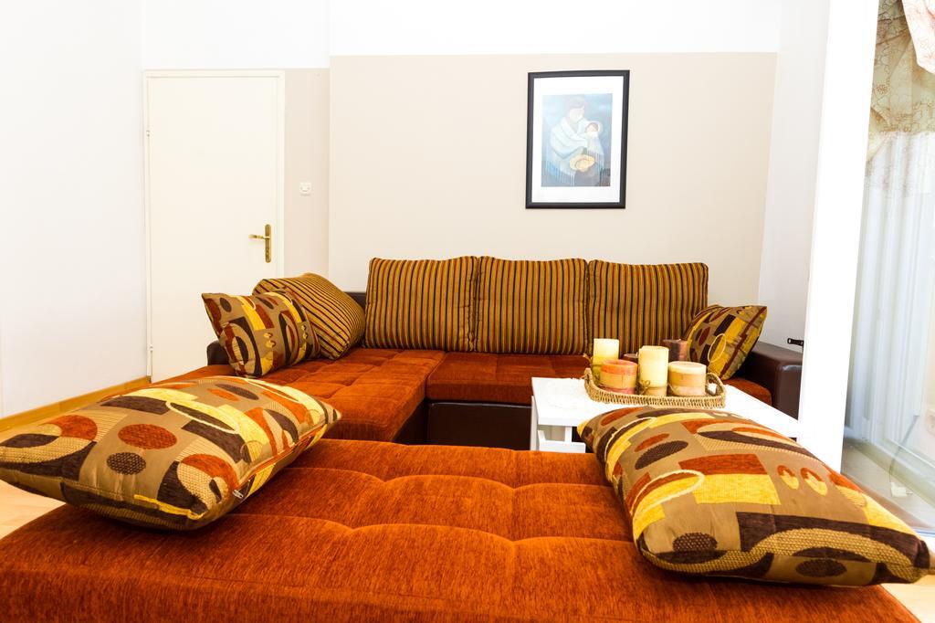 Apartments Villa Orange Zara Esterno foto