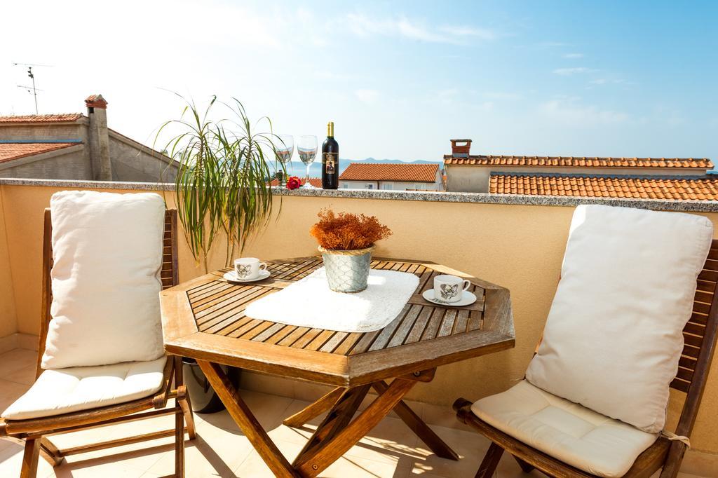 Apartments Villa Orange Zara Esterno foto